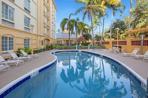 La Quinta Inn & Suites by Wyndham Miami Airport West in Miami — foto 5