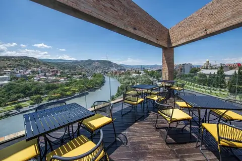 Golden Tulip Design Tbilisi in Tbilisi — foto 9