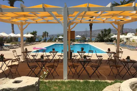 Vrachia Beach Resort in Paphos — foto 3