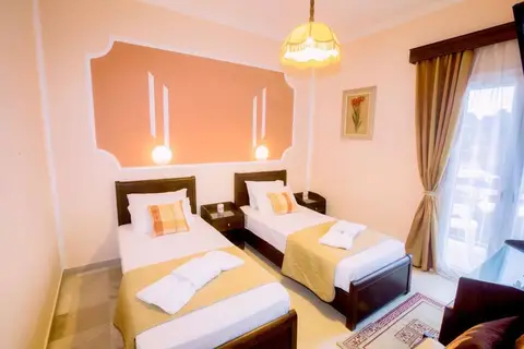Sirena Beach Hotel in Γουβιά — foto 2