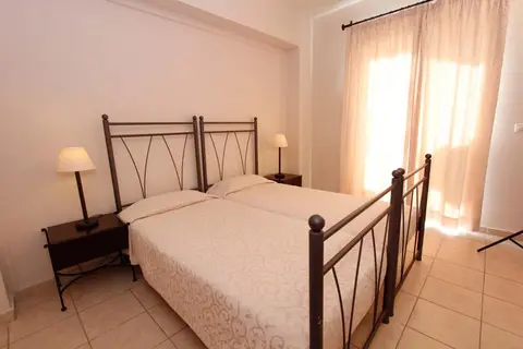 Lambrinos Suites in Platanias (Chania) — foto 23