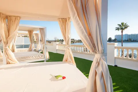 Universal Aparthotel Elisa in Playa de Muro — foto 23