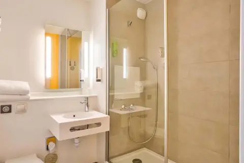 B&B HOTEL Paris 17 Batignolles in Parijs — foto 22