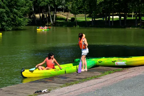 Camping Du Bois De Reveuge in Huanne-Montmartin — foto 23