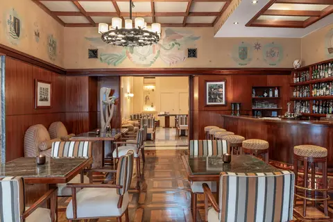 Hotel Britania Art Deco in Almada — foto 22