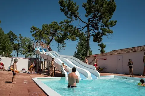 Flower Camping L Escale Du Perthuis in La Tranche-sur-Mer — foto 9