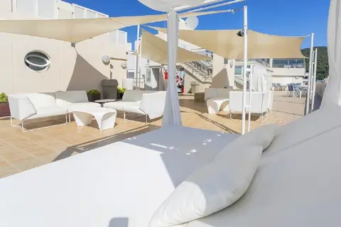 Duquesa Playa in Santa Eulària des Riu — foto 6