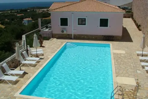 Sarantos Pool Suites in Lakithra, foto 2