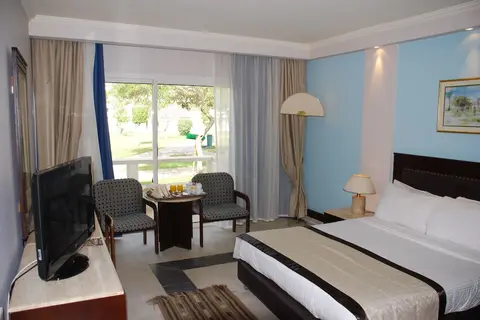 JAZ Pyramids Resort in كفرة نصار — foto 12