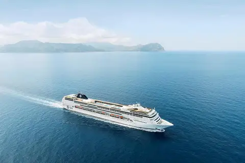 8 dg cruise Oost Middellandse Zee MSC Lirica in Ancona, foto 2