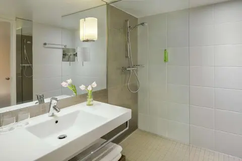 Mövenpick Hotel Amsterdam City Centre in Amsterdam — foto 13