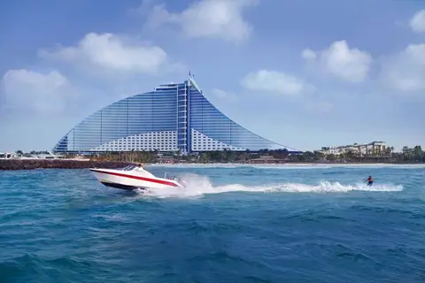 Jumeirah Beach Hotel in Dubai — foto 24