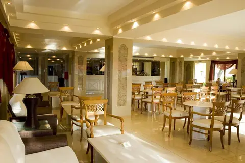 Sunshine Rhodes Hotel in Ιαλυσός — foto 5