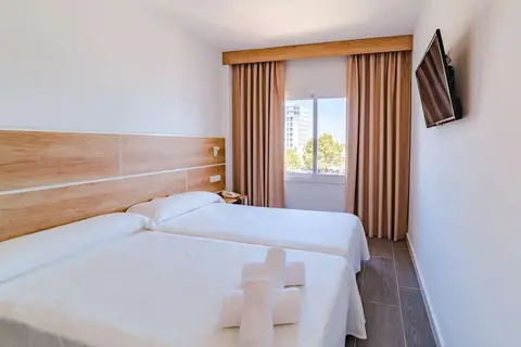Endlss Beach & Disco Hotel Ibiza in Cala de Bou — foto 17