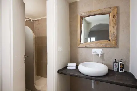 The Noverian Bios Santorini Vegan Boutique in Thira Municipal Unit, foto 20