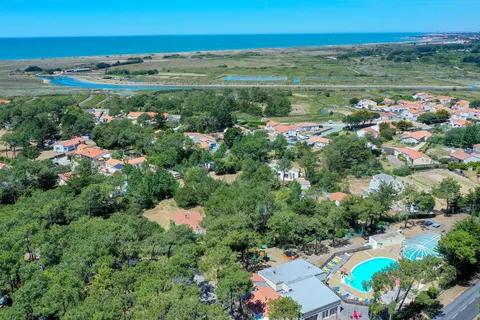 Camping Le Bois De La Gachère foto 20