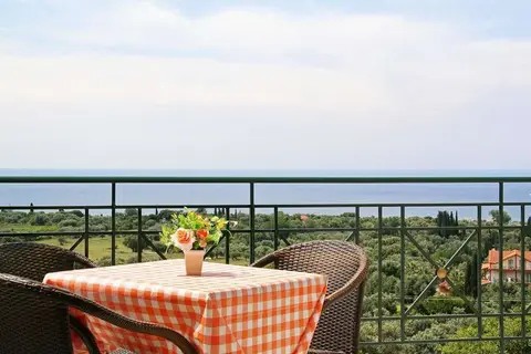 Sarantos Pool Suites in Lakithra, foto 9