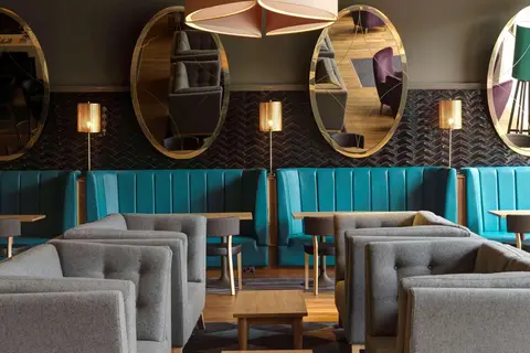 DoubleTree by Hilton Hotel Edinburgh City Centre in Edinburgh — foto 2