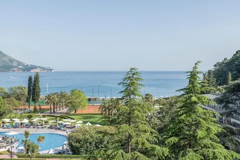 Iberostar Waves Bellevue in Becici — foto 25