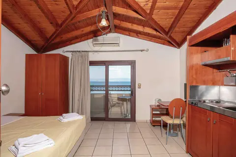 Cooee Mediterranean Beachhotel in Σκάλα Ραχωνίου — foto 5
