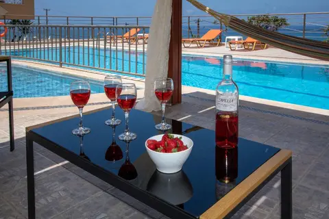 Sunrise Hotel Studios Apartments in Σφακάκι — foto 26