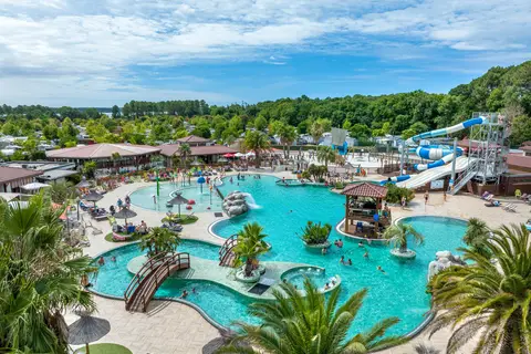 Camping Au Lac De Biscarrosse in Parentis-en-Born