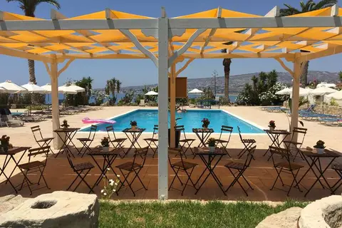Vrachia Beach Hotel & Suites in Kissonerga — foto 10