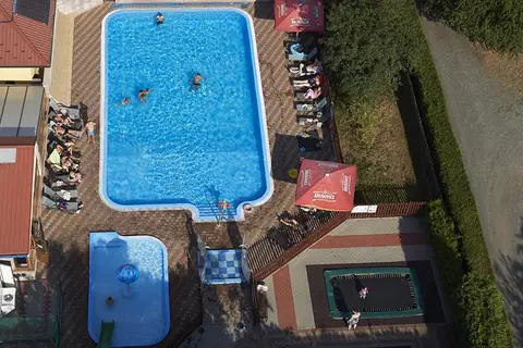 Camping Oase Praha in Libeř