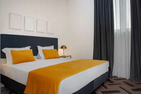 Gloria Suites Hotel by Succeed in Almada