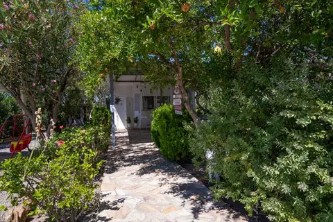 George Beach Studios & Villas in Πεύκοι — foto 8