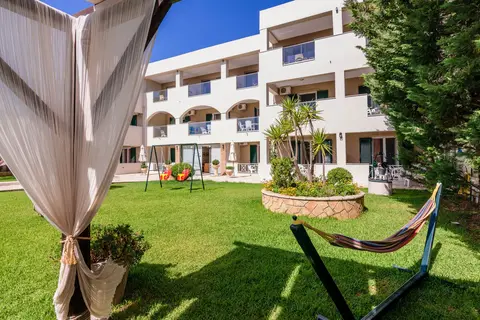 Remezzo Studios & Apartments in Ammoudi — foto 29