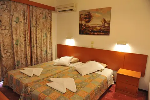 Heleni Beach Hotel in Ιαλυσός — foto 6