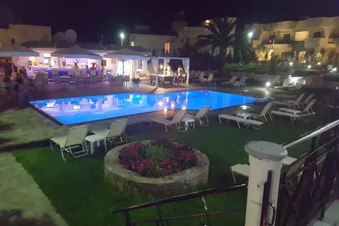 Kristalli Hotel Apartments in Δημοτική Ενότητα Μαλίων — foto 19
