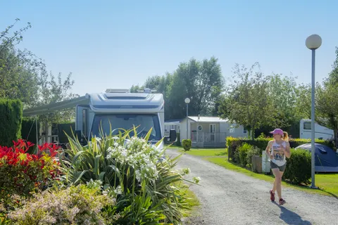 Camping Les Pommiers Du Mont foto 14