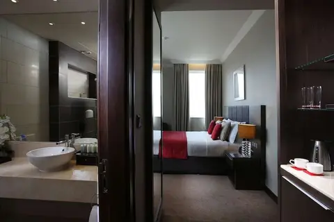 Ramada by Wyndham Downtown Abu Dhabi in الزَّاهية — foto 24
