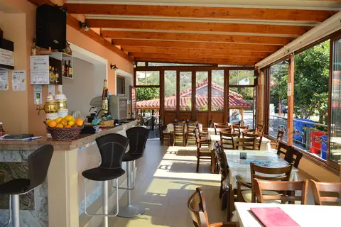 Christinas Gardens in Πέτρα — foto 18