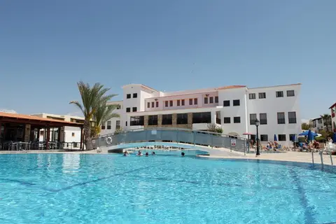 Kefalos Beach Tourist Village in Paphos — foto 4