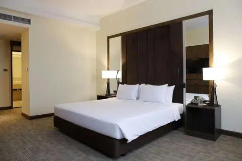 Louis' Tavern Hotel in Bangkok — foto 20
