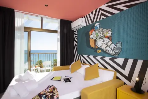 Casual Pop Art Benidorm in Benidorm — foto 3