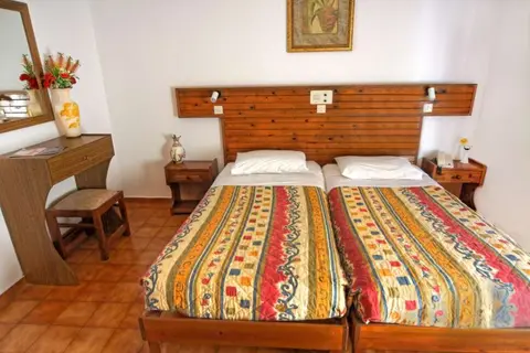 Kassandra Family Aparthotel in Ιαλυσός — foto 12