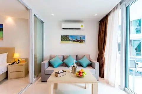 The Beachfront Hotel Phuket in ตำบลราไวย์ — foto 17