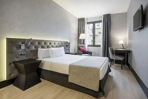 Hotel ILUNION Bel Art in Barcelona — foto 2