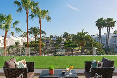 Fly & Go H10 Ocean Suites in La Oliva — foto 17