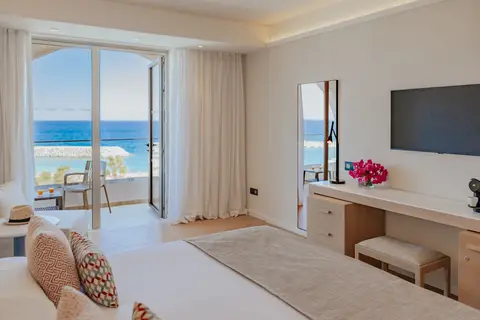 The Golden Coast Beach Hotel in Παραλίμνι — foto 3