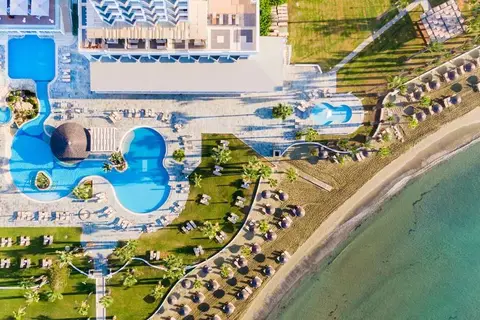 The Golden Bay Beach Hotel in Larnaca — foto 12