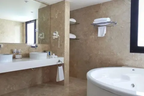 Grecian Bay Hotel in Αγία Νάπα — foto 14