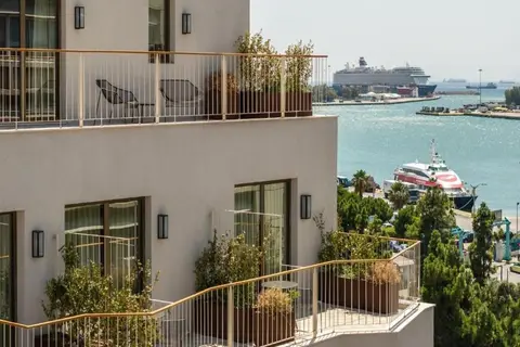 Mitsis N'U Piraeus Port in Piraeus — foto 2