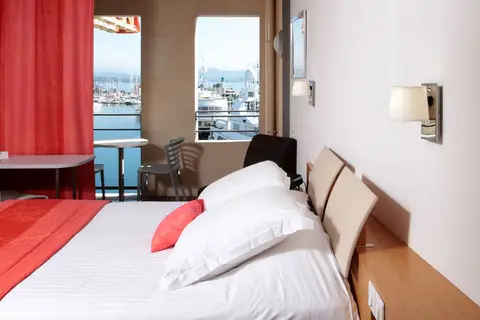 Hotel Vieux Port in La Ciotat — foto 2