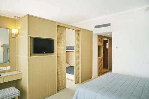 Sunrise Beach Hotel in Παραλίμνι — foto 5