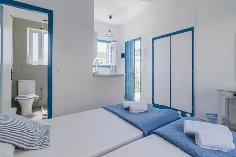 Sunflower Apartments & Studios in Δημοτική Ενότητα Κασσωπαίων — foto 13